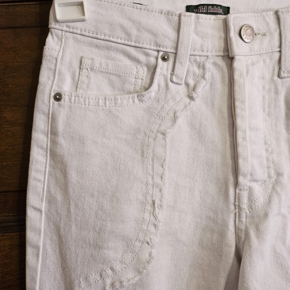 Wild Fable Super High Rise Frayed Seam Straight leg jeans White Size 00 - Picture 8 of 13